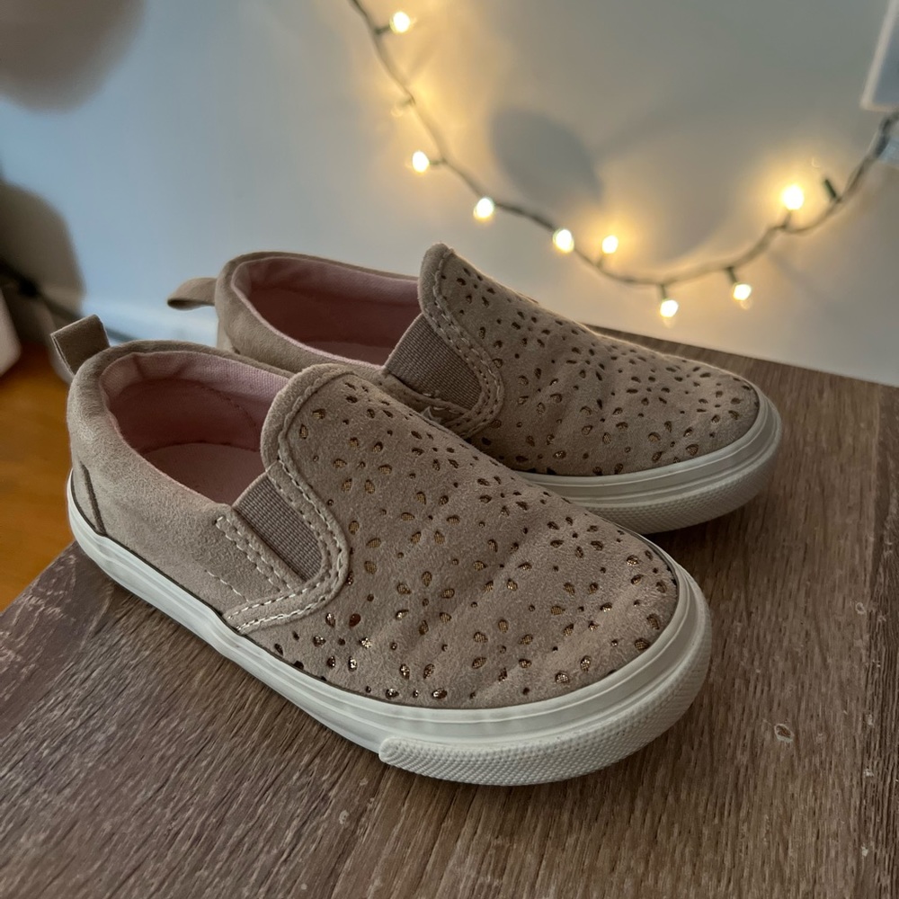 Old navy slip on shoes